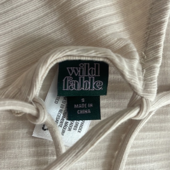 target cropped halter top - Picture 3 of 3